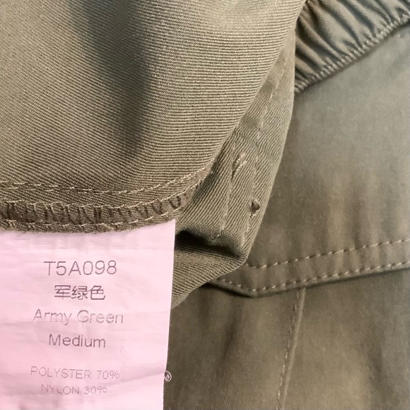 Women’s Army Green Cargo Pants - Picture 5 of 6